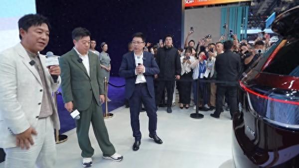 配资吧配资官网 2025上海车展9系旗舰大盘点 谁能在内卷中胜出？